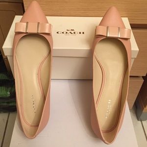 Authentic Coach flats